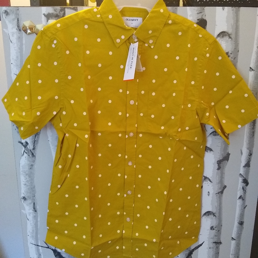 Old Navy short sleeve mustard polka dot shirt